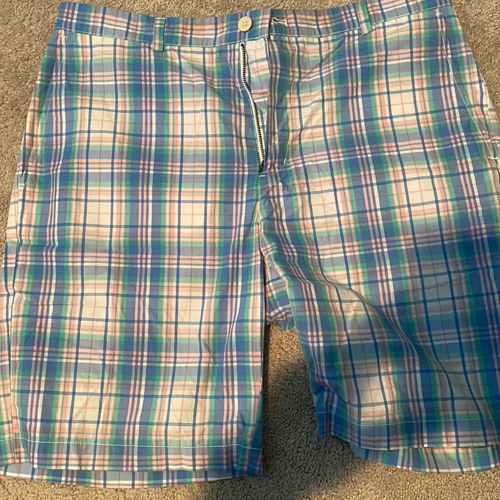 Vineyard Vines bright plad shorts - size 36 - worn to try on…don’t fit